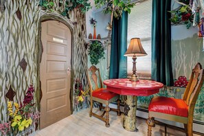 Dining - The Oasis on Eisenhower (Loveland)