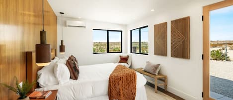 Skrivebord, strykejern/-brett, wi-fi (inkludert) og sengetøy