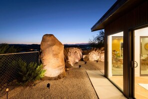 Terrace/patio - Sanktuary Haus | Secluded Luxury Desert Retreat (Twentynine Palms)