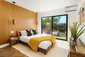 3 bedrooms, desk, iron/ironing board, travel cot - Sanktuary Haus | Secluded Luxury Desert Retreat (Twentynine Palms)