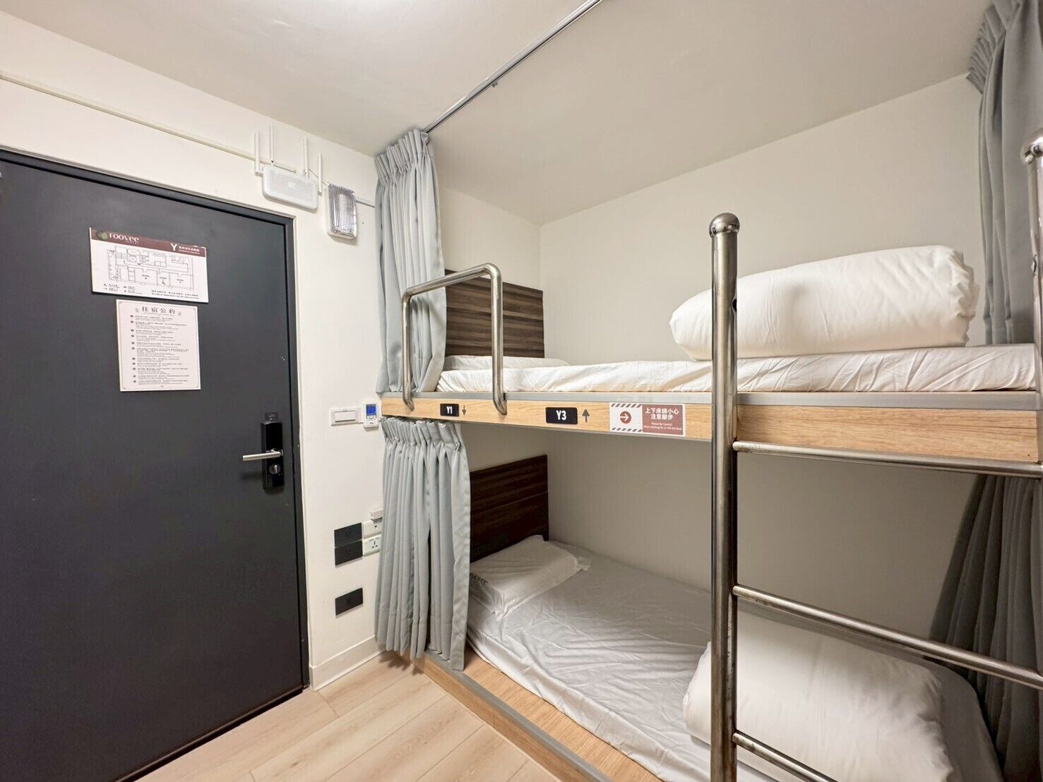Free WiFi, bed sheets