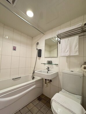 Comfort-Doppelzimmer, 1 Doppelbett und Schlafsofa | Badezimmer