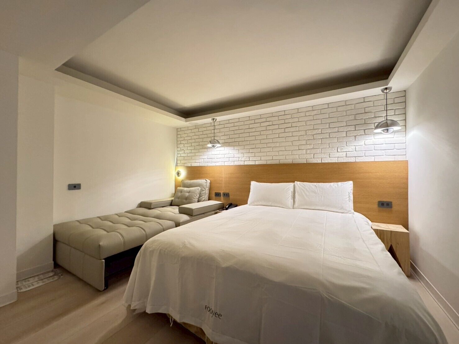 Desk, laptop workspace, free WiFi, bed sheets