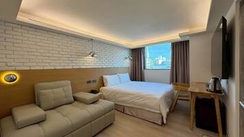 Desk, laptop workspace, free WiFi, bed sheets