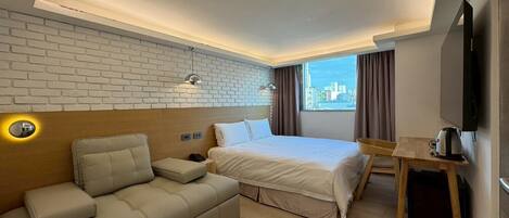 Desk, laptop workspace, free WiFi, bed sheets