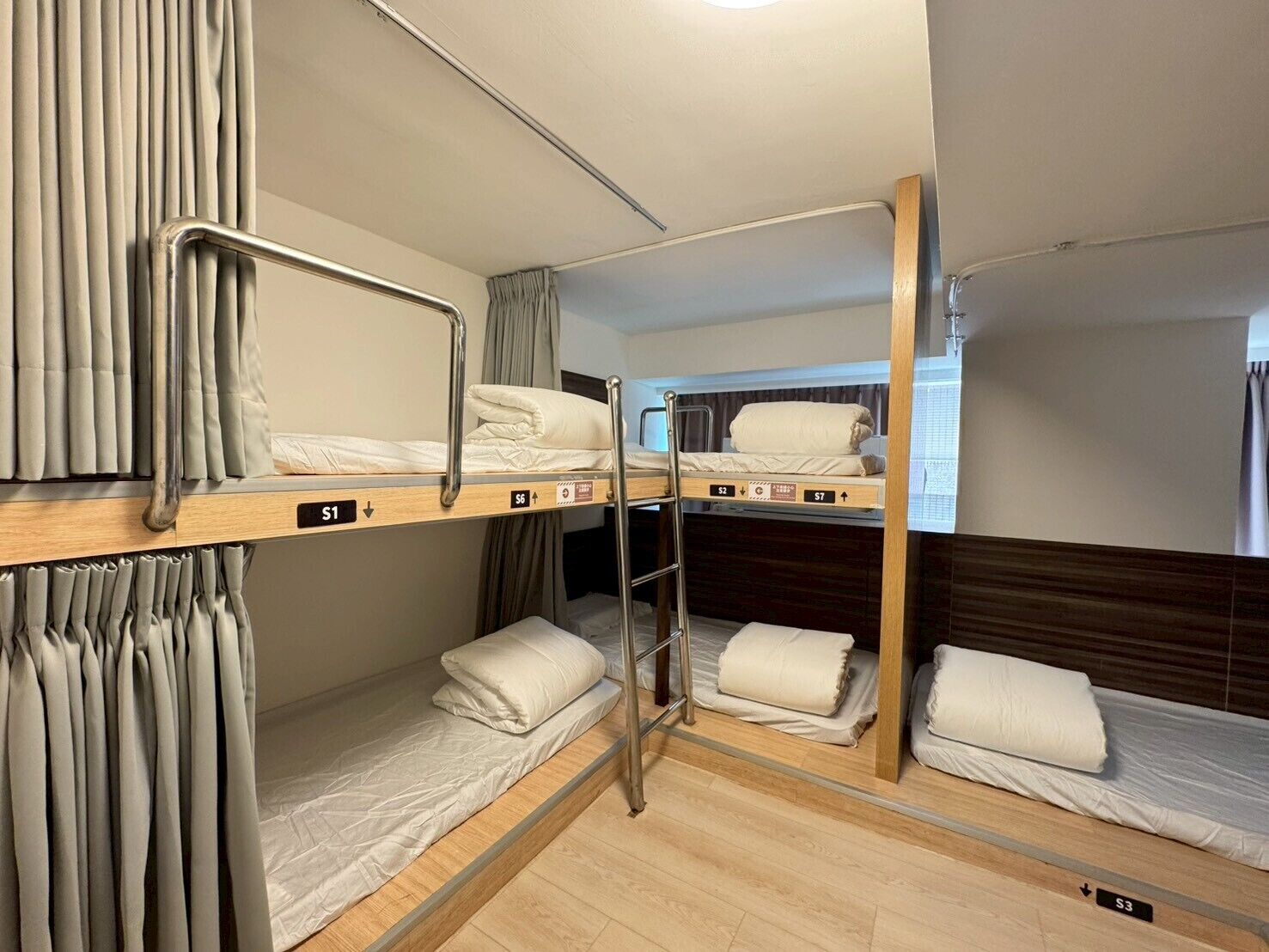 Free WiFi, bed sheets