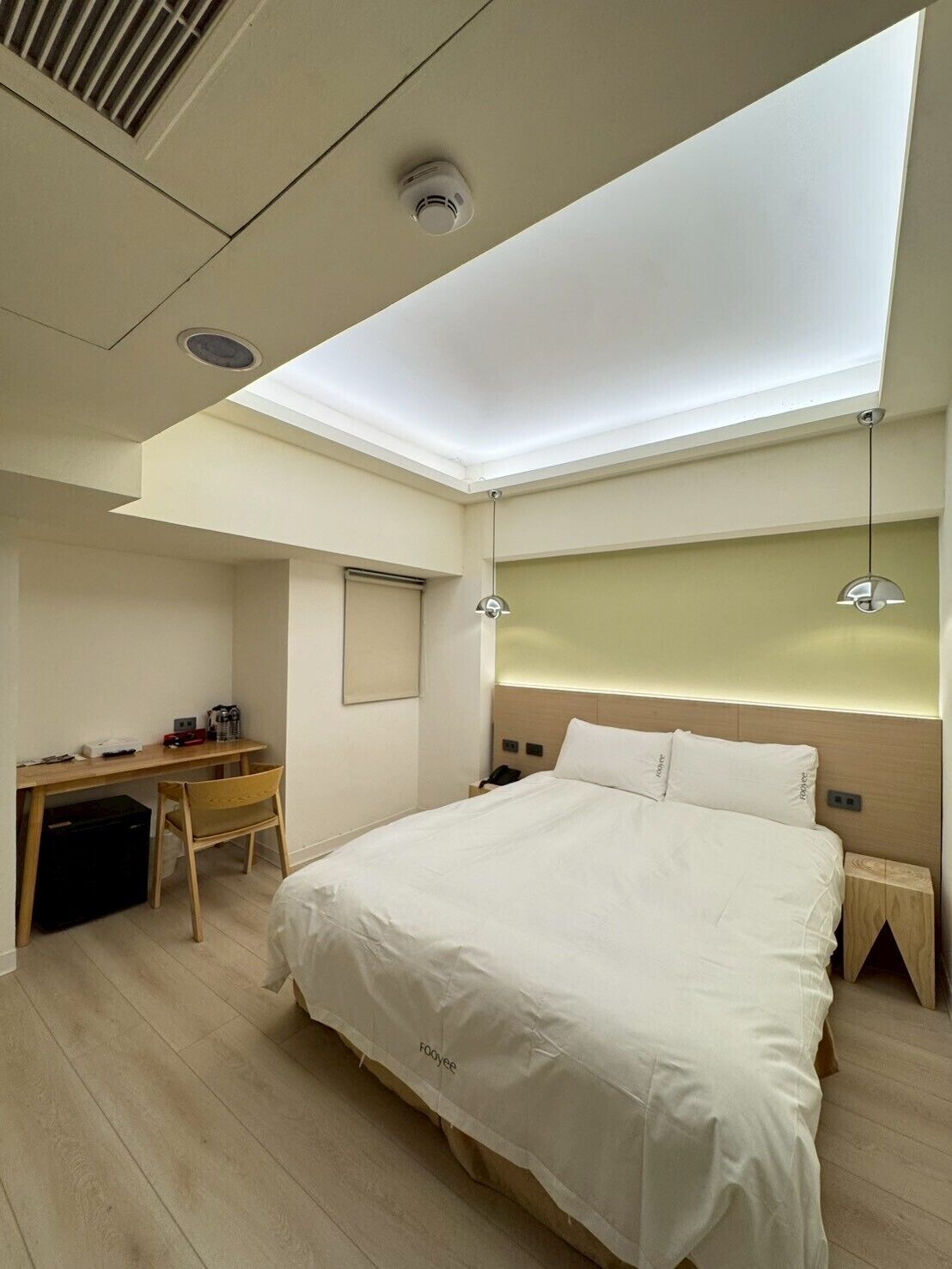 Desk, laptop workspace, free WiFi, bed sheets