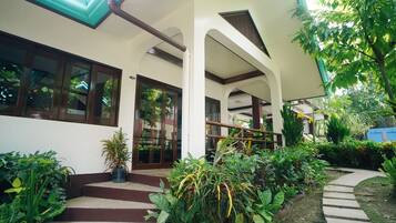 Comfort Villa, Balcony, Garden View