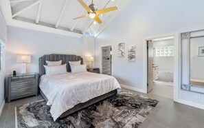 Iron/ironing board, free WiFi, bed sheets - Modern Luxury Villa with Pool, Views, 4 bedrooms and bonus room (St. Thomas)