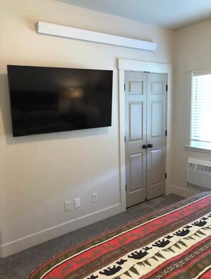 Room - Cabin on Salmon River/Sleeps 6/2 Bed/2Bath (Salmon)