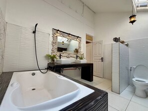 Family Villa, Lanai, Pool View | Bathroom | Free toiletries, hair dryer, towels, soap - Villa White Orchid (Seminyak)