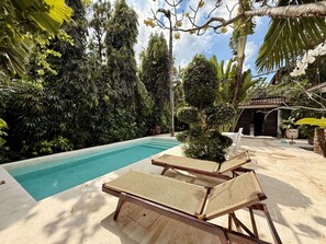 Familienvilla, Veranda, Poolblick | Kostenloses WLAN