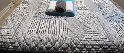 Iron/ironing board, WiFi, bed sheets