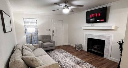 The Cozy Getaway Near Zoo/Expo
