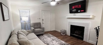 The Cozy Getaway Near Zoo/Expo