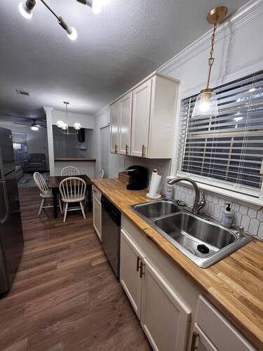 The Cozy Getaway Near Zoo/Expo