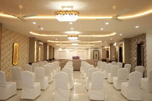 Banquet hall - DR KRISHNA PALACE (Etawah)