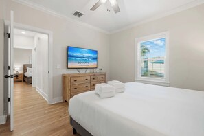 Desk, iron/ironing board, travel cot, WiFi - Coastal Coral Escape | Heated Pool, Close to Beach (Panama City Beach)