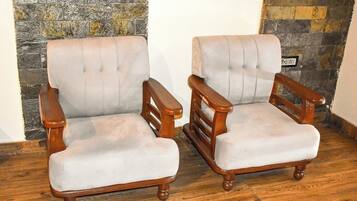 Desk, laptop workspace, iron/ironing board, free WiFi