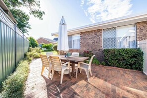 تناول الطعام بالخارج