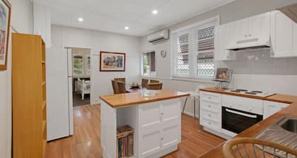 Darcy's Cottage - Cosy & Practical Family Stay