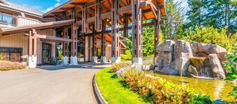 Sleeps 4! Oceanfront Resort Condo w/ Kitchenette and Seasonal Pool and Hot Tub.