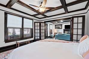 Escritorio, wifi y ropa de cama