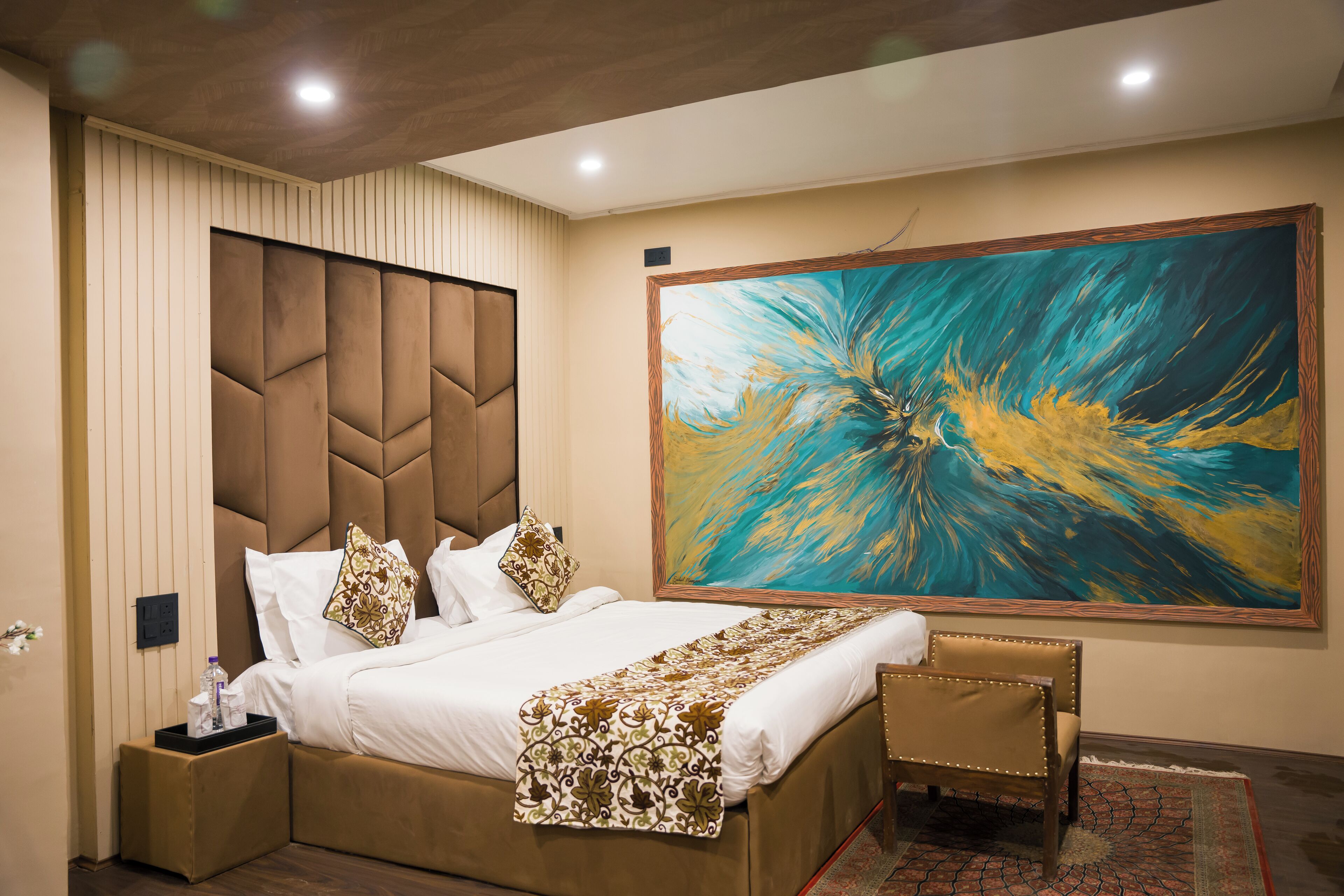 Executive-herbergi með tvíbreiðu rúmi | Rúmföt af bestu gerð, míníbar, vinnuaðstaða fyrir fartölvur