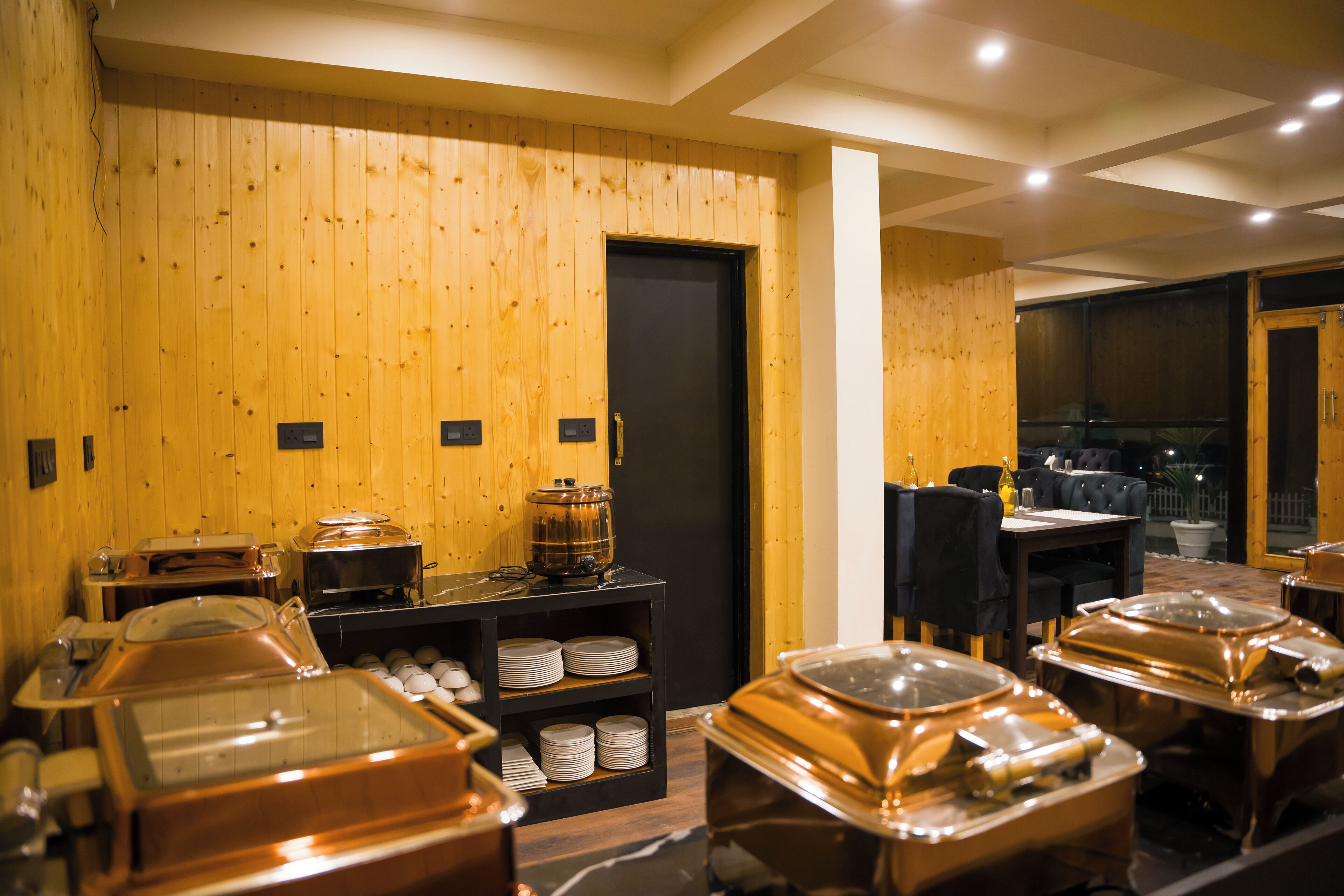 Daily buffet breakfast (INR 500 per person)