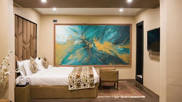 Executive Double Room | Premium bedding, minibar, laptop workspace, free WiFi