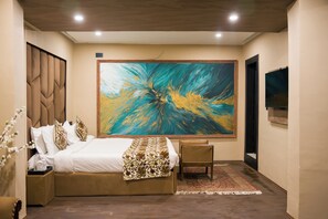 Executive Double Room | Premium bedding, minibar, laptop workspace, free WiFi - Jade River Resort By D'Foy (Pahalgam)