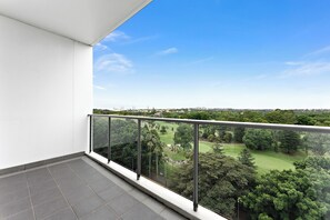 Property grounds - Cozy 2BR Waterloo Haven Near Cafés & Parks (Waterloo)