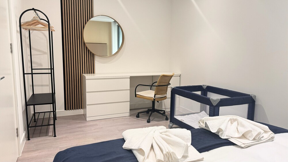 Battersea Haven - Winter village, family friendly - London | Stayz