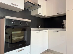 Private kitchen - Apartment JAD by Interhome (Roquebrune Cap Martin)