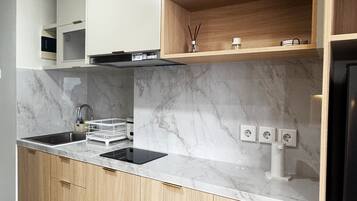 Apartemen Basic, pemandangan kota | Dapur pribadi