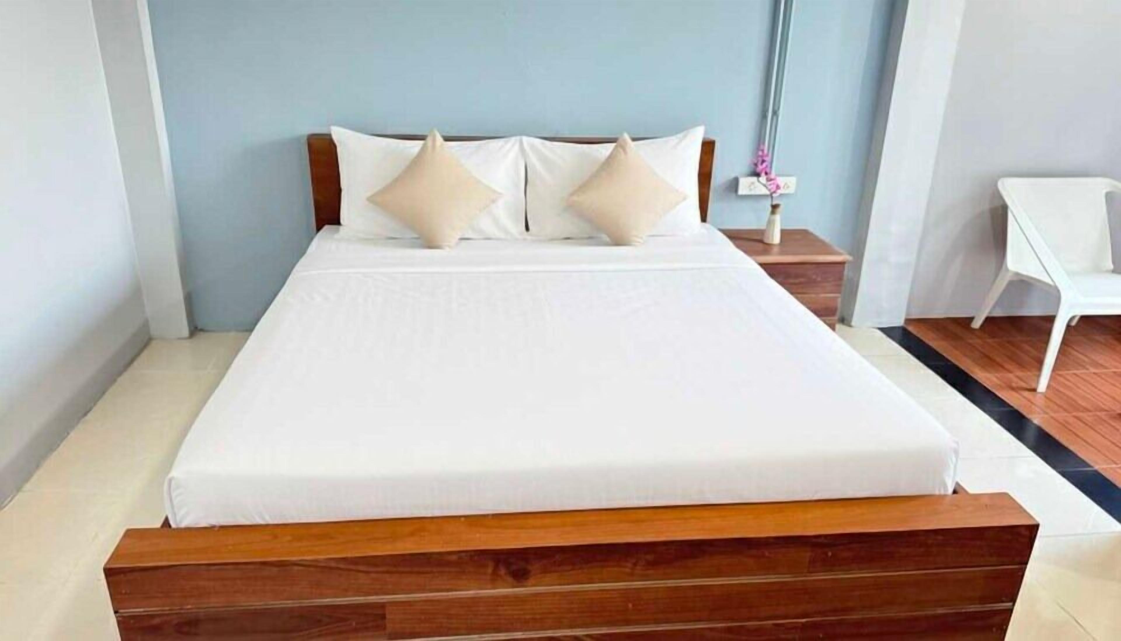 Deluxe Double Room | Free WiFi, bed sheets