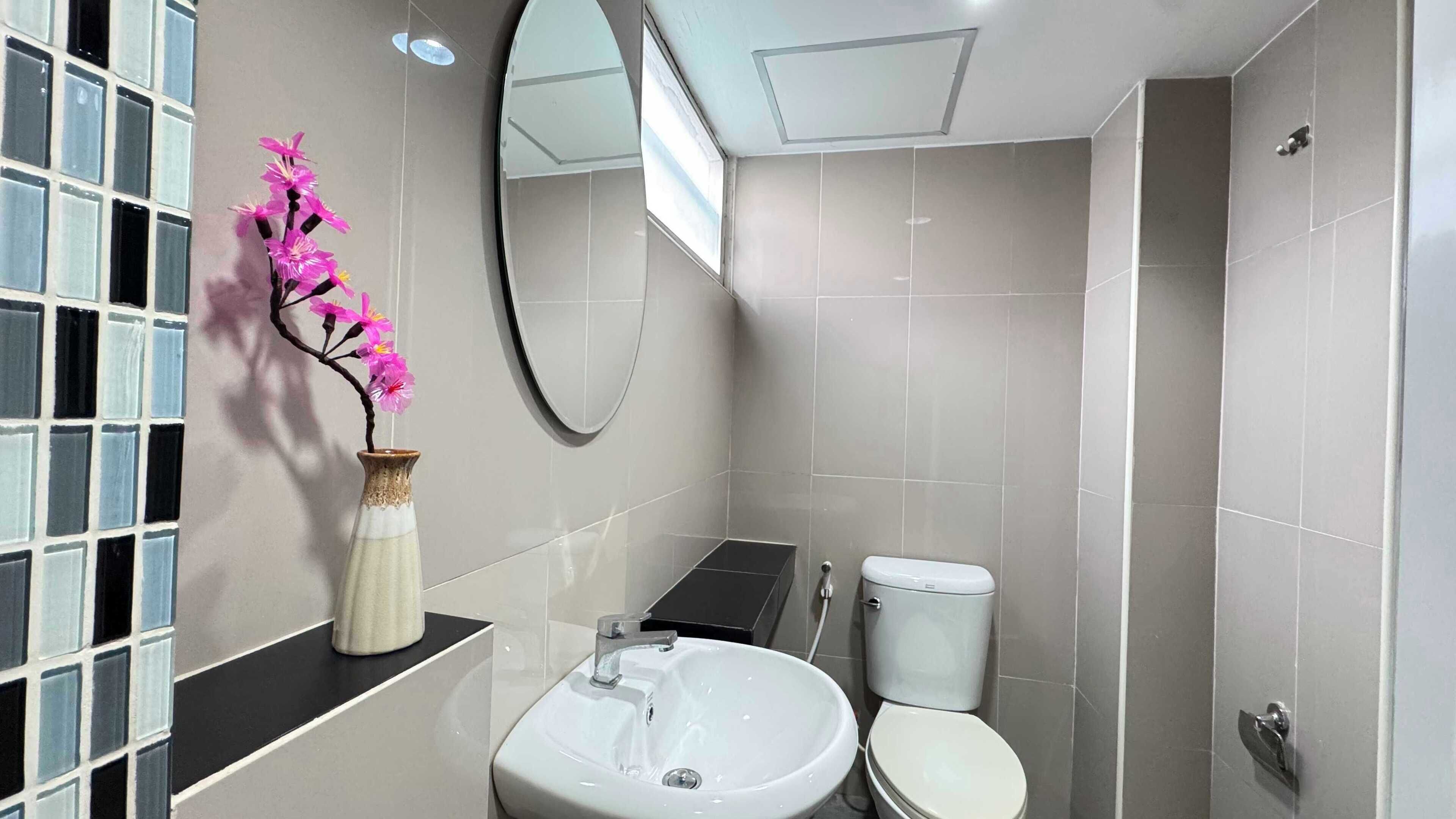 Superior-Zweibettzimmer | Badezimmer | Dusche, Handtücher, Shampoo