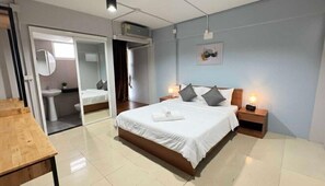 Superior Double Room | Free WiFi, bed sheets - Collection O Mahidol Road (Chiang Mai)