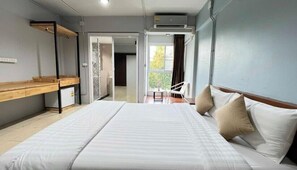 Superior Double Room | Laptop workspace, free WiFi, bed sheets - Collection O Mahidol Road (Chiang Mai)
