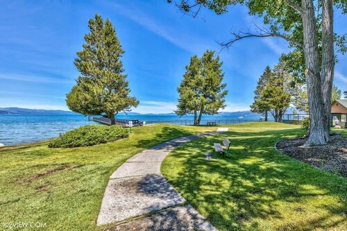 Tahoe Adventure Lodge: Hot Tub + Pool Table