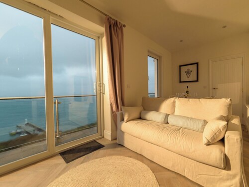 No.4 Ocean Heights by Interhome