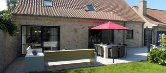 Sunny villa with garden & sauna near the coast