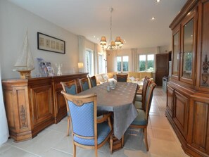 تناول الطعام