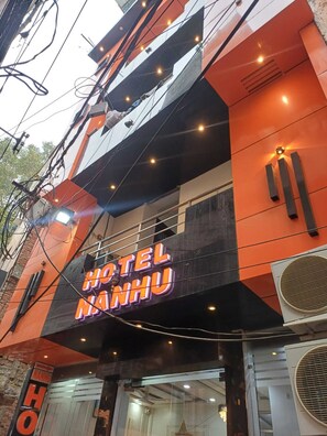 Exterior - Shri Nanhu Hotel (Prayagraj)