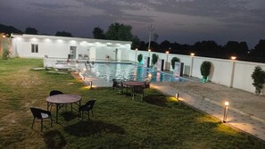 Indoor pool - Anandam Hotel (Pindra)