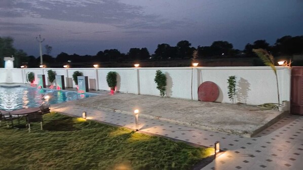 Indoor pool - Anandam Hotel (Pindra)