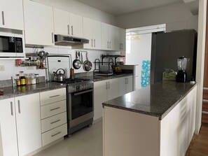 Shared Dormitory, 1 Bedroom, Accessible | Interior - Room-room With 2 Beds - Shared Apartment (Lima)