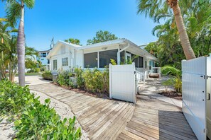 House (A Charming Beach Cottage) | 1 bedroom, free WiFi - A Charming Beach Cottage (Siesta Key)