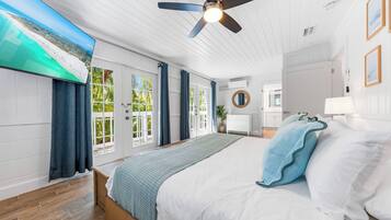 House (A Charming Beach Cottage)