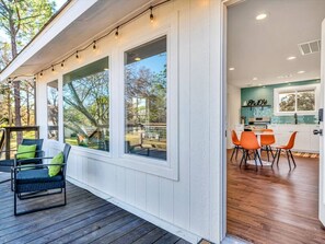 Outdoor dining - The Casita @ Lago Vista Waterfront with Views (Wills Point)